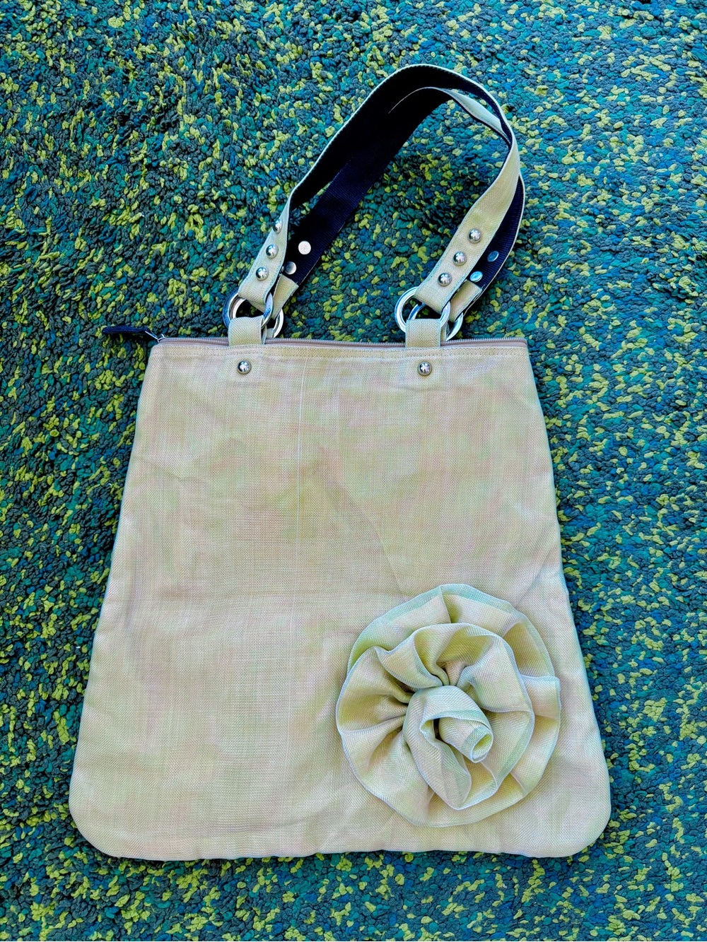 Floral Applique Shoulder Bag in Cream